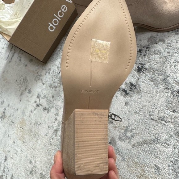 Dolce Vita ‘Valory’ Taupe Ankle Bootie size 9 *BNWT* - Picture 2 of 8